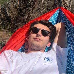 Meet your Posher, Tomas